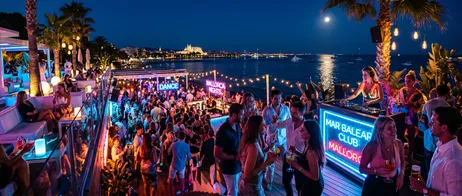Vivir la vida nocturna de Mallorca con clubes y bares